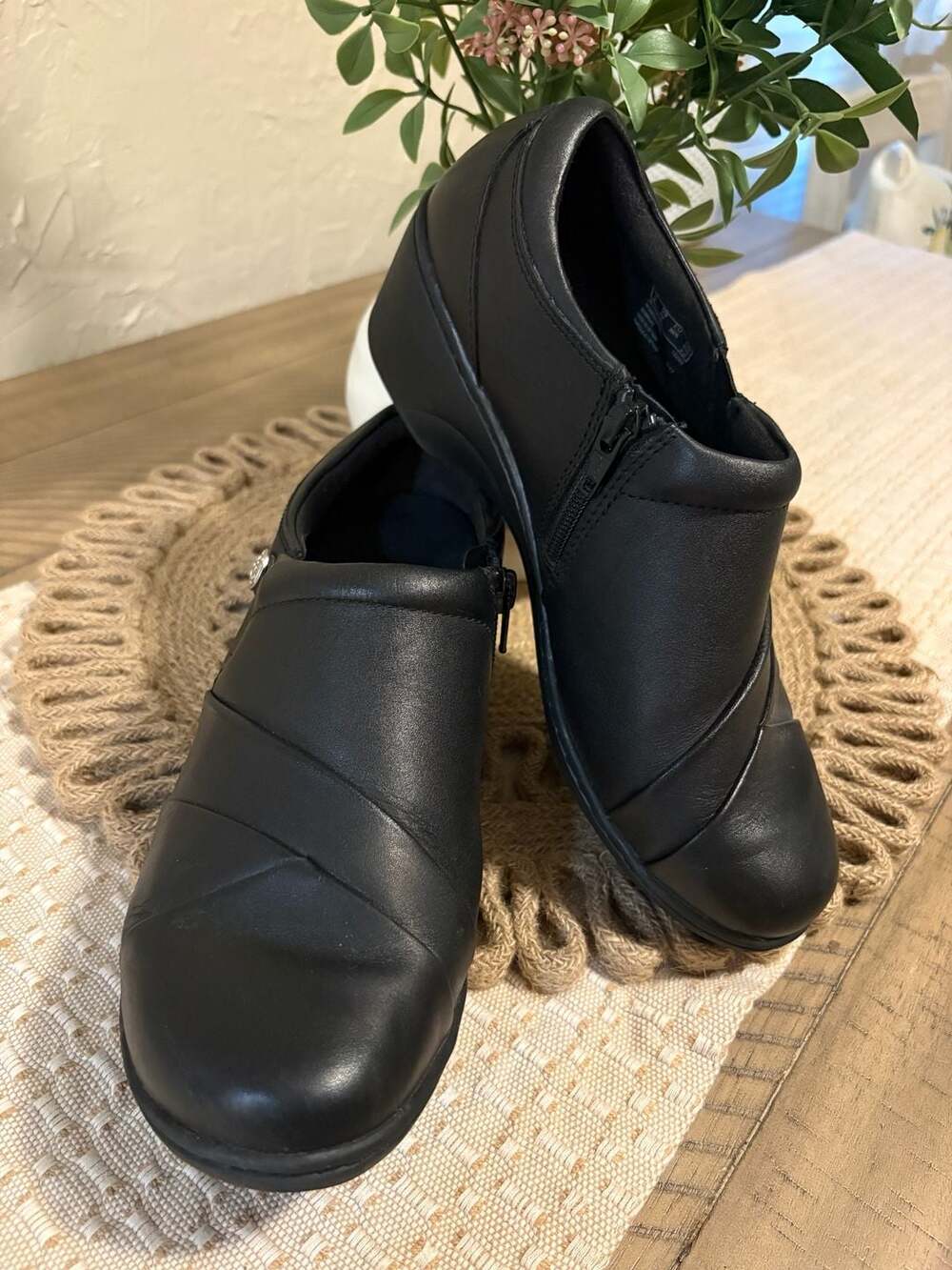 Clarks Collection Channing Ann Shoes Size 8.5 M Black Leather Clogs